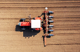 种——实现自动定植、精准施肥等农事过程，提高作农作物耕种效率和质量
