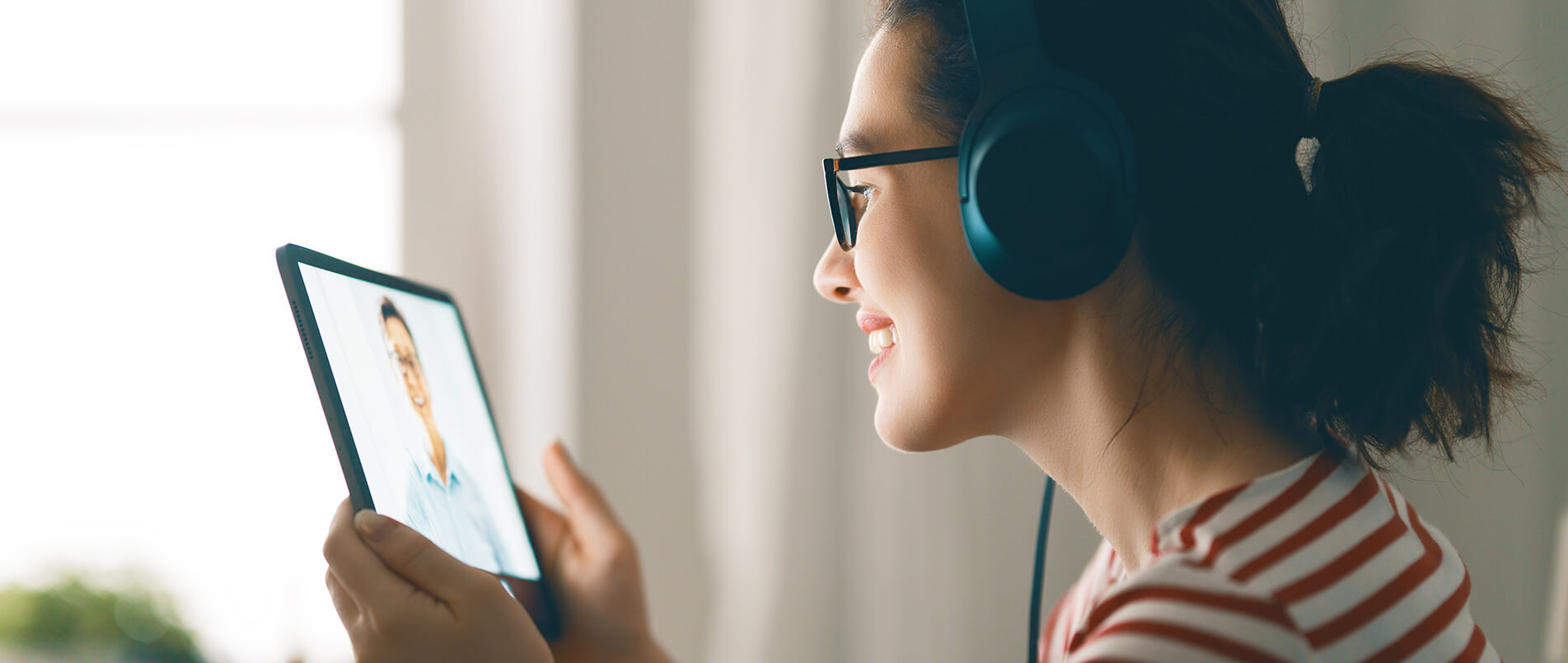 j9官网正式推出商用5G RedCap模组RG255C-GL，进一步丰富RedCap产品阵容