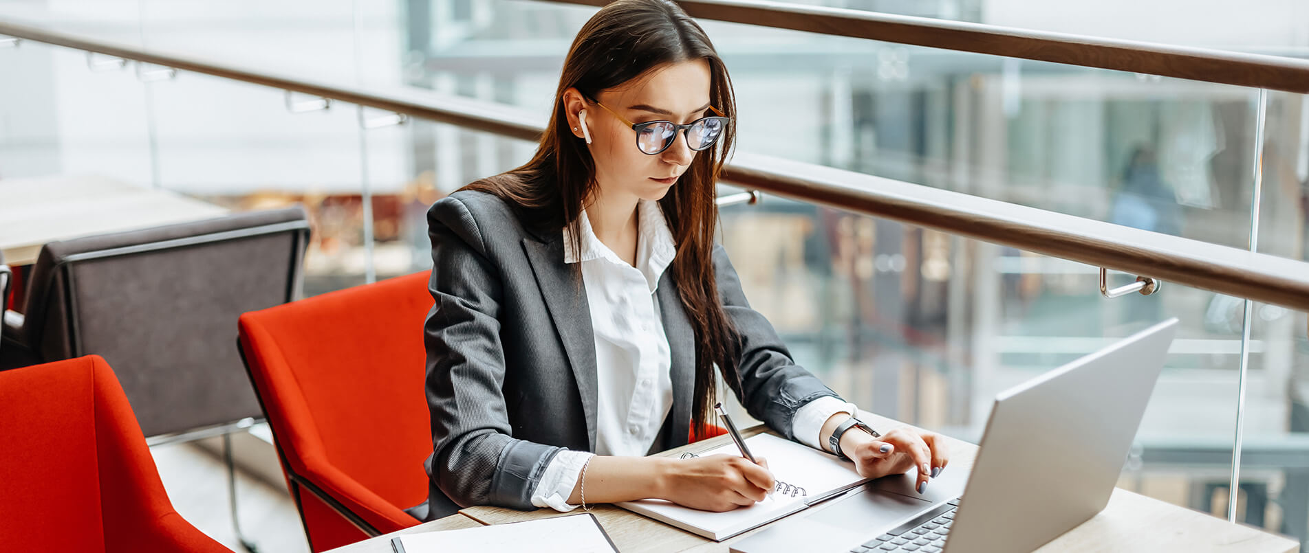 MWC 2024丨j9官网全新Wi-Fi 7和蓝牙5.4模组组合，为PC提供巅峰无线连接体验