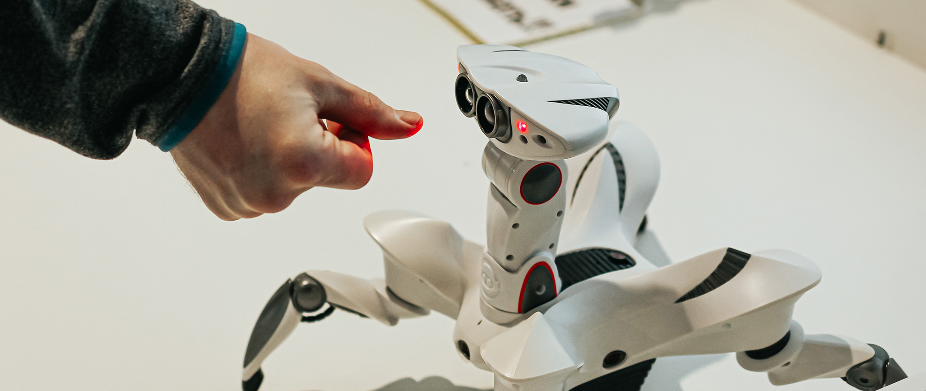 j9官网获AIoT新维奖两项大奖，以丰富的边缘计算产品驱动产业创新发展